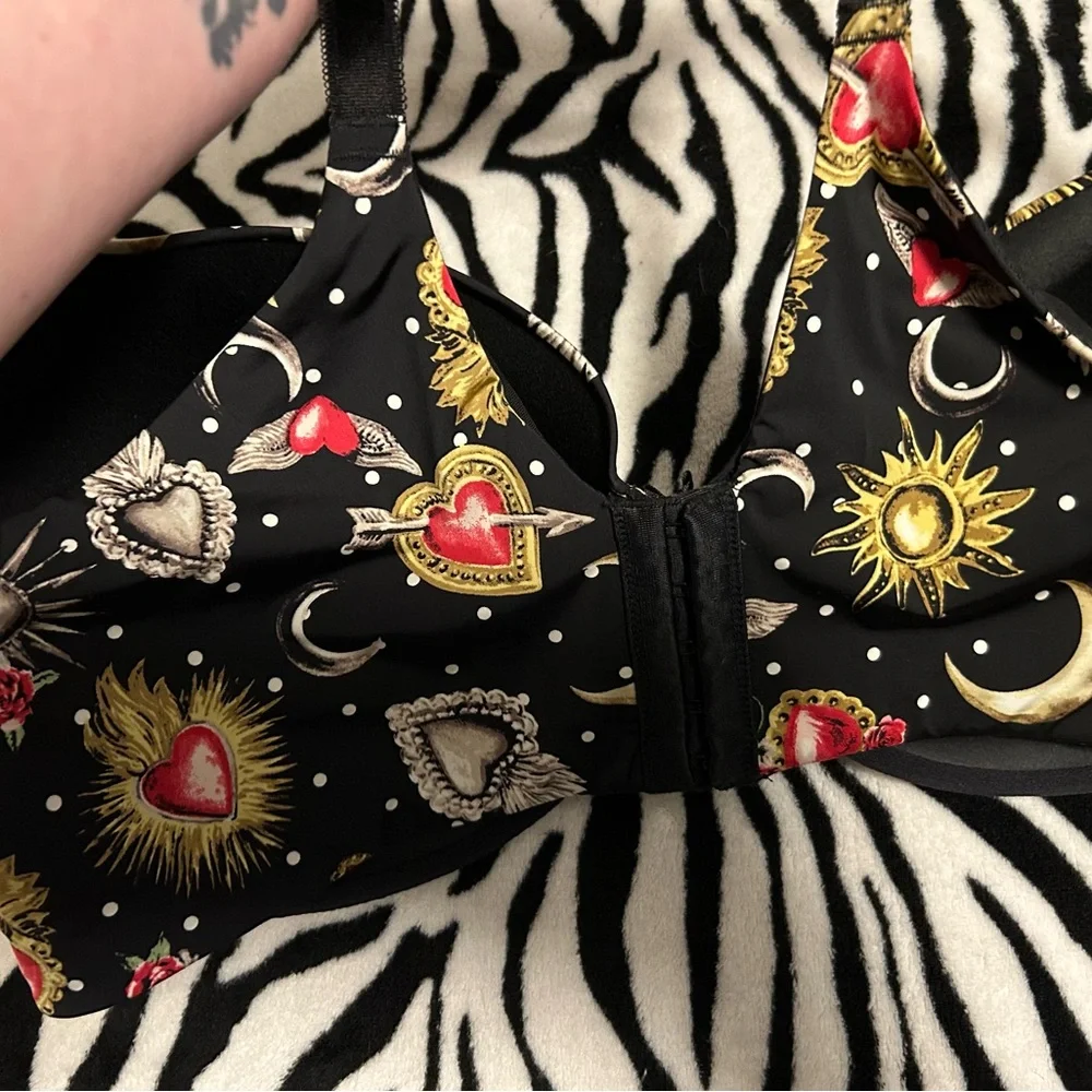 Torrid sz 42F black/heart print back smoothing tee-shirt bra - Picture 5 of 6